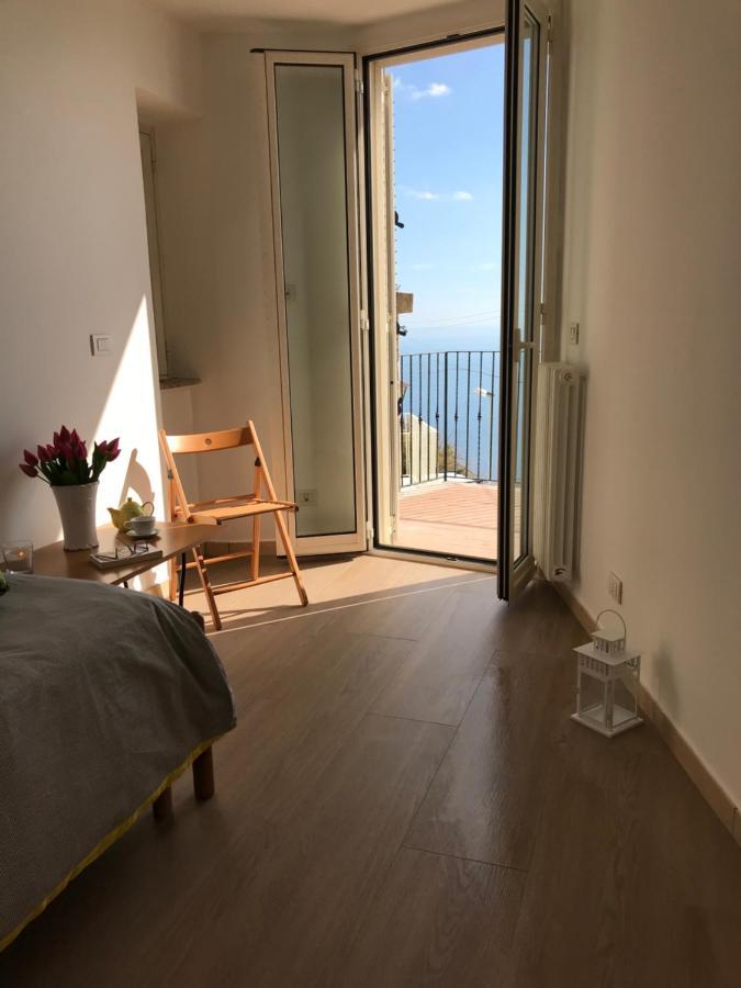 Giorgiada Relax Apartment คาสเตลโมลา ภายนอก รูปภาพ